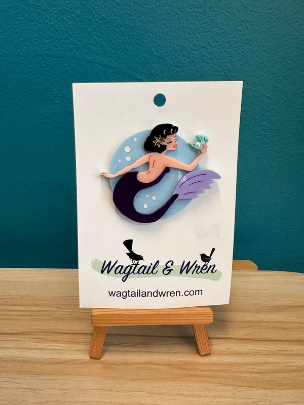 Wagtail and Wren - Brooch Sultry Siren (brunette)
