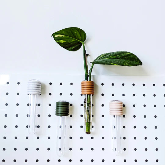 Simple Magnetic Vase