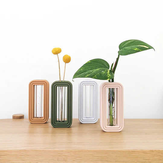 POETHAN - Single Freestanding Vase