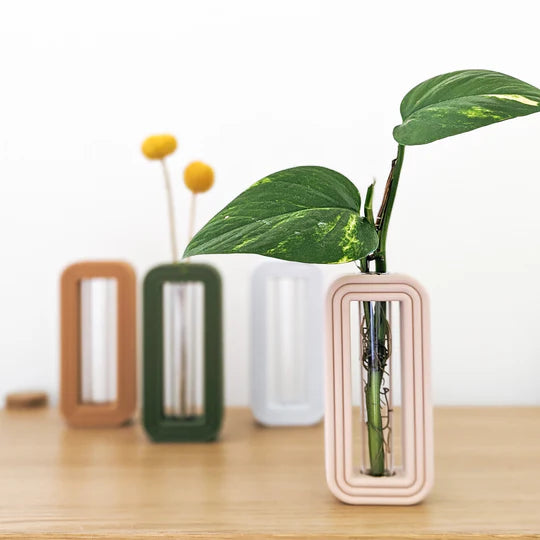 POETHAN - Single Freestanding Vase