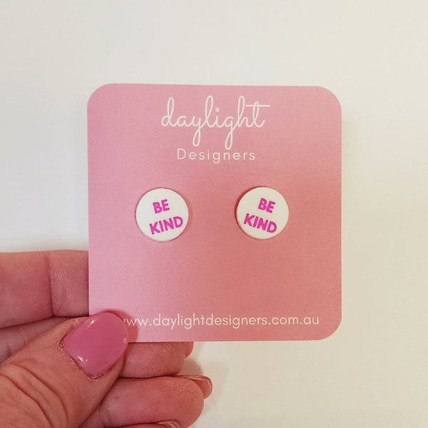 Daylight Designers/2904 - BE KIND MINI STUDS