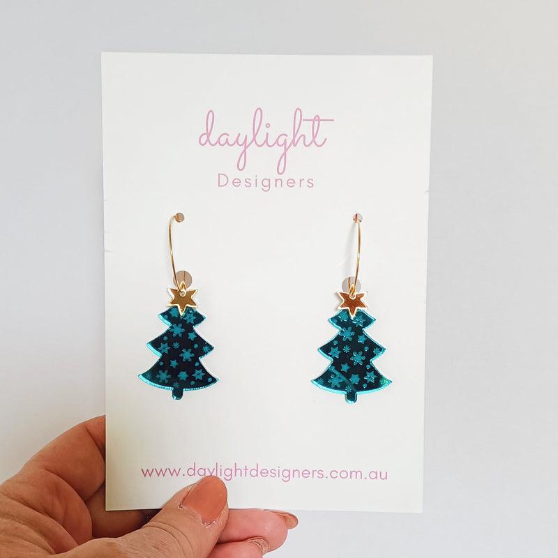 Daylight Designers/2904 - ETCHED CHRISTMAS TREE ON HOOP