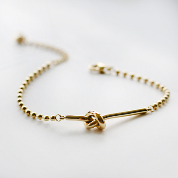 Odeya Collective - Delilah Bracelet, 18k gold plated SS hypoallergenic knot bracelet