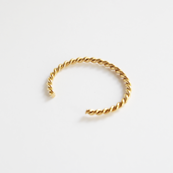 Odeya Collective - Lavinia Twist Cuff, 18k gold plated SS hypoallergenic